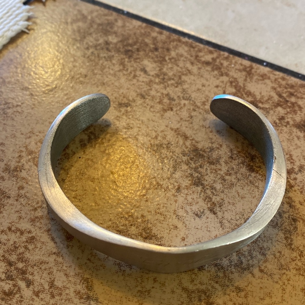 Stainless steel bangle bracelet
